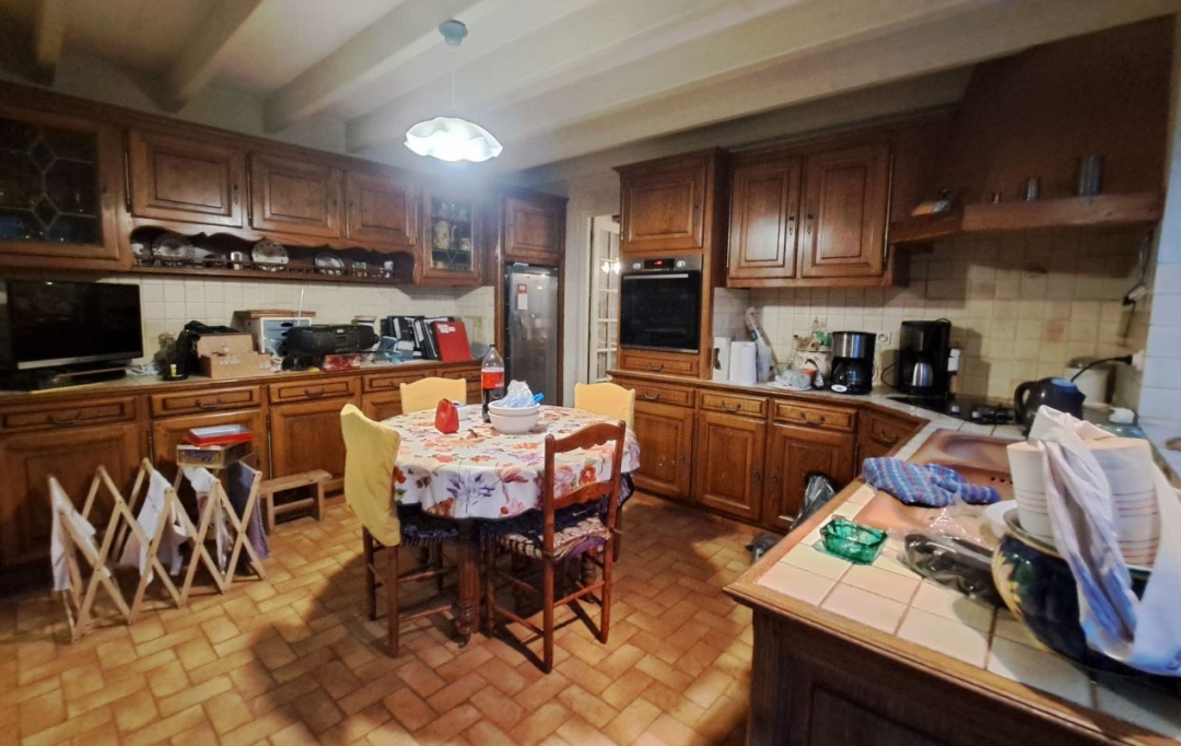 Mathieu CHAMARD - Agence BIEN CHEZ SOI : Maison / Villa | VOUHE (79310) | 175 m2 | 91 000 € 