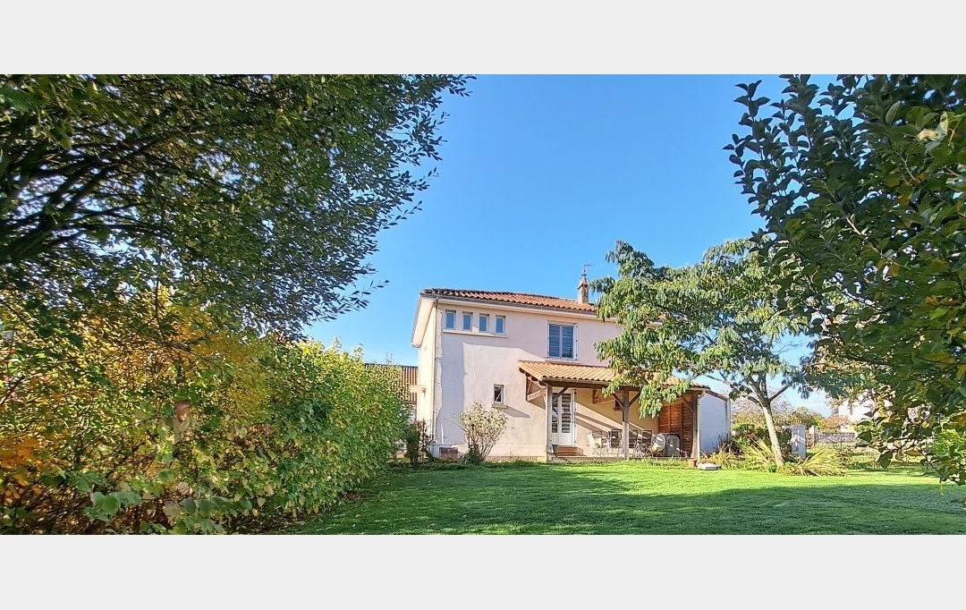 Mathieu CHAMARD - Agence BIEN CHEZ SOI : House | VERRUYES (79310) | 137 m2 | 167 000 € 