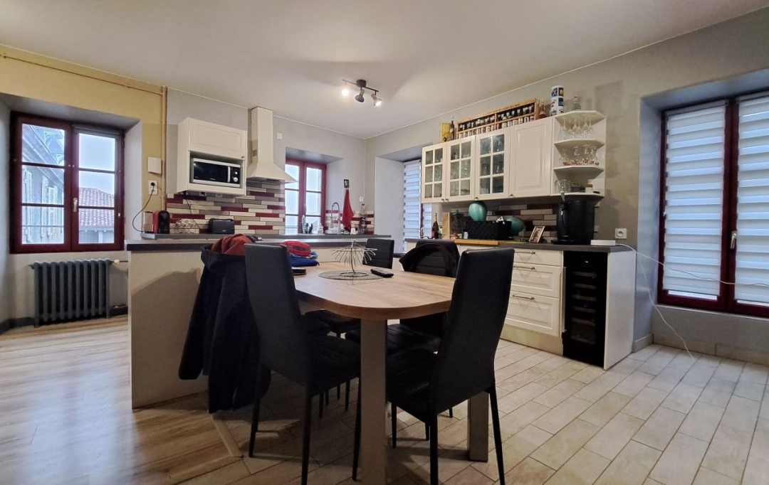 Mathieu CHAMARD - Agence BIEN CHEZ SOI : Apartment | PARTHENAY (79200) | 137 m2 | 100 000 € 
