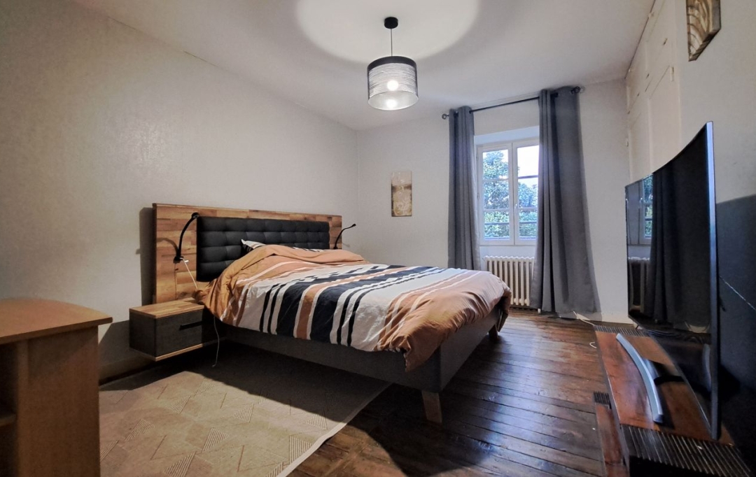 Mathieu CHAMARD - Agence BIEN CHEZ SOI : Apartment | PARTHENAY (79200) | 137 m2 | 100 000 € 