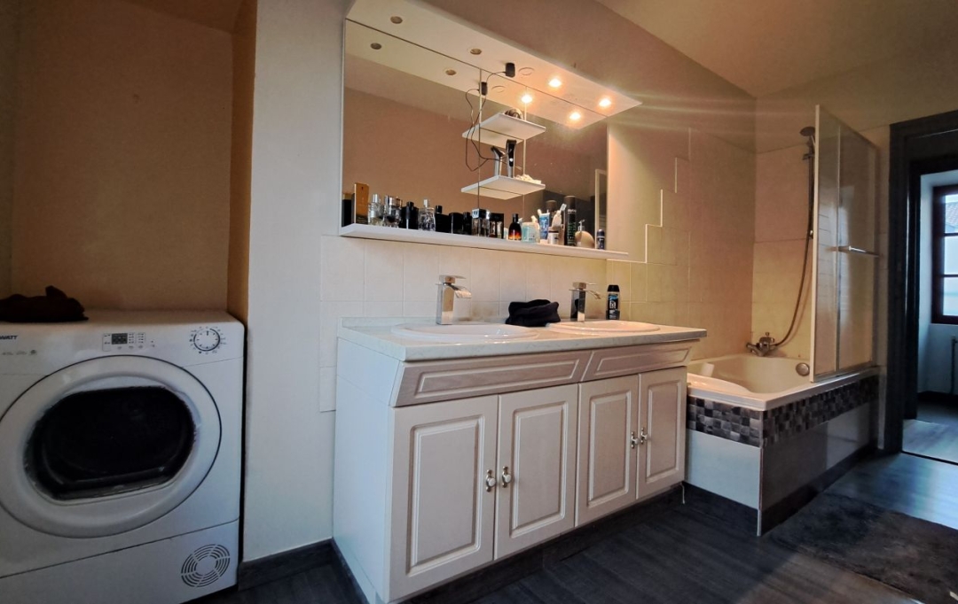 Mathieu CHAMARD - Agence BIEN CHEZ SOI : Apartment | PARTHENAY (79200) | 137 m2 | 100 000 € 
