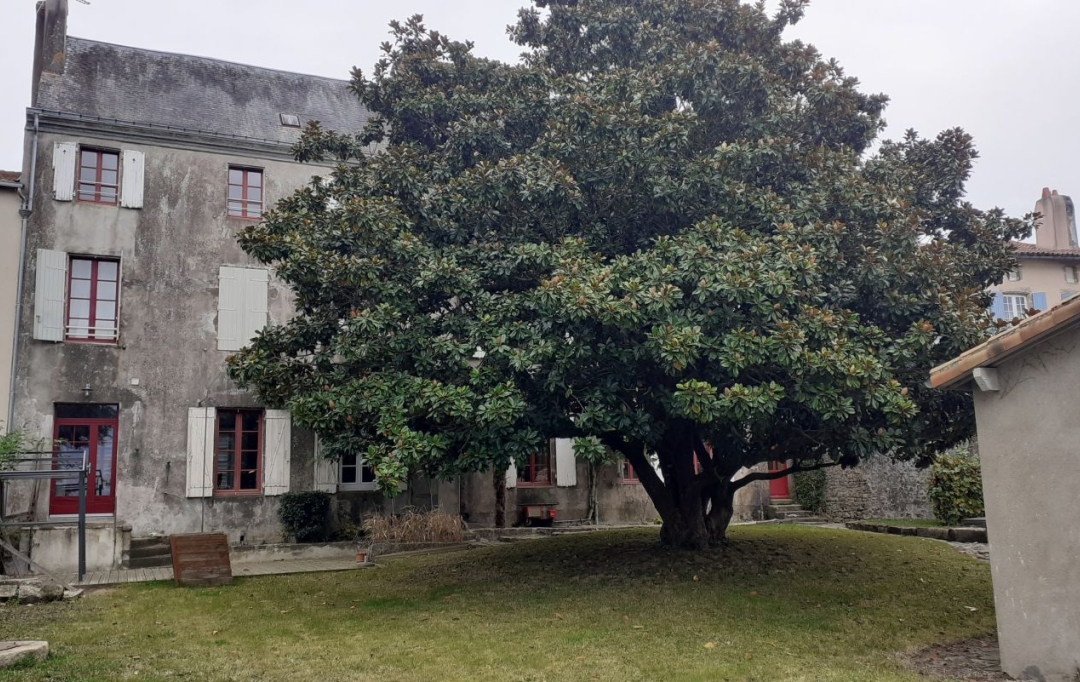 Mathieu CHAMARD - Agence BIEN CHEZ SOI : Apartment | PARTHENAY (79200) | 137 m2 | 100 000 € 