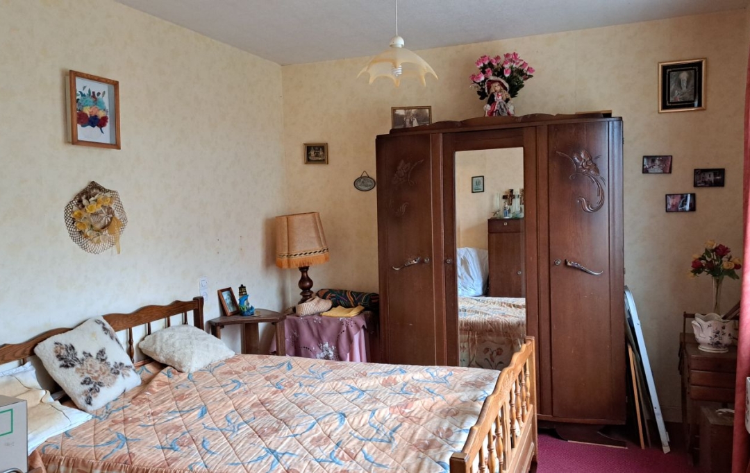 Mathieu CHAMARD - Agence BIEN CHEZ SOI : House | VOUHE (79310) | 81 m2 | 100 000 € 