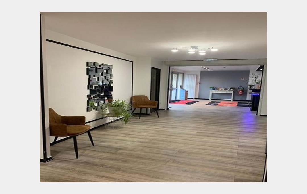 Mathieu CHAMARD - Agence BIEN CHEZ SOI : Immeuble | PARTHENAY (79200) | 1 525 m2 | 800 000 € 